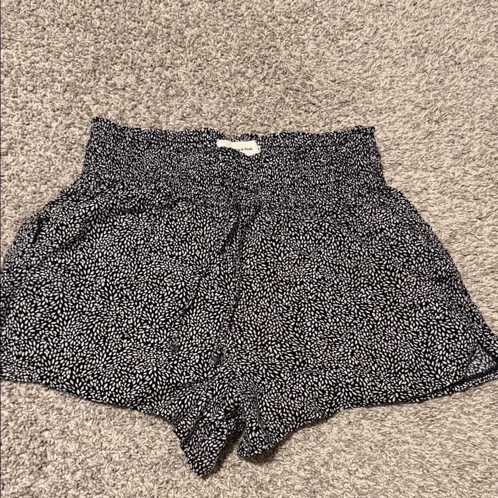 Abercrombie Black and White Patterned pull on Shorts